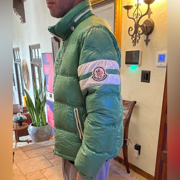 Super cool Moncler puffer coat - Picture 2 of 10